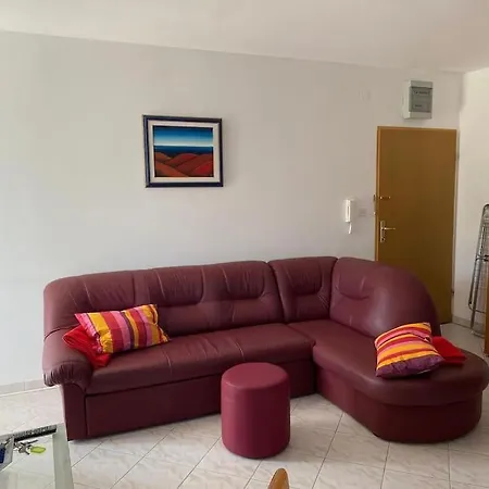 Apartman Lodo *